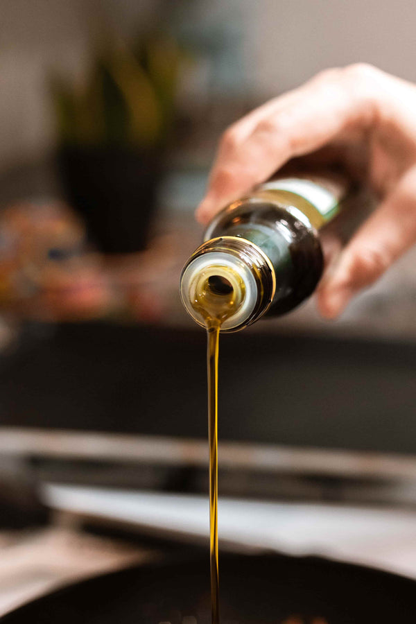 Cómo conservar el aceite de oliva virgen extra en casa para que dure todo el año